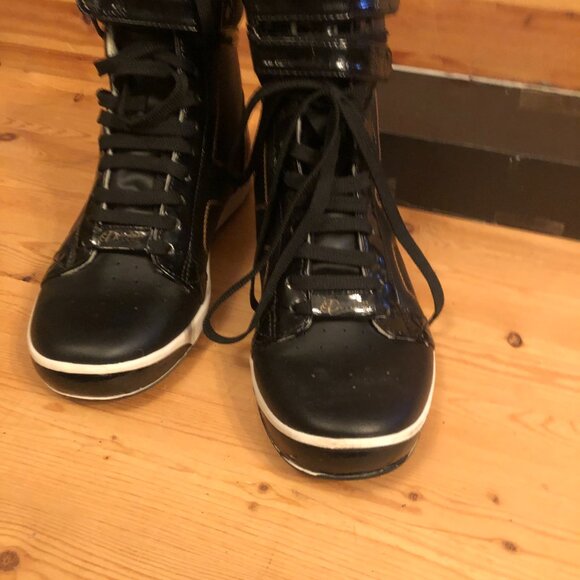 House of Dereon Patent Leather High Top Sneakers Shooties-SO LUXE! - Picture 9 of 16